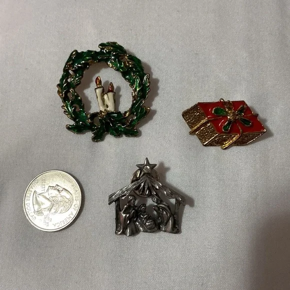 Christmas brooch bundle - Picture 2 of 6
